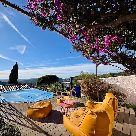Prázdninový dům Charmante Maison Avec Piscine Et Vue D'exception