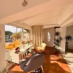 Charmante Maison Avec Piscine Et Vue D'exception Holiday home *