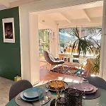 Charmante Maison Avec Piscine Et Vue D'exception Holiday home *