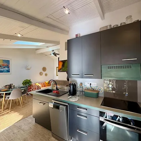Hébergement de vacances Charmante Maison Avec Piscine Et Vue D'exception La Londe-les-Maures